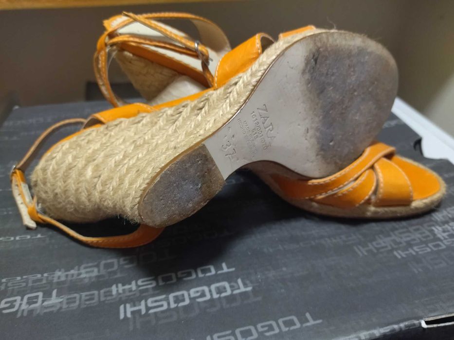 Плетени сандали на платформа ZARA