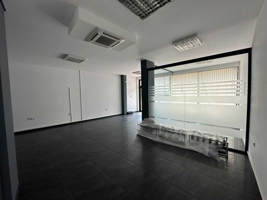 Дава се под наем Магазин в Пловдив, Мараша - 100 кв.м за 918 € - Снимка #1