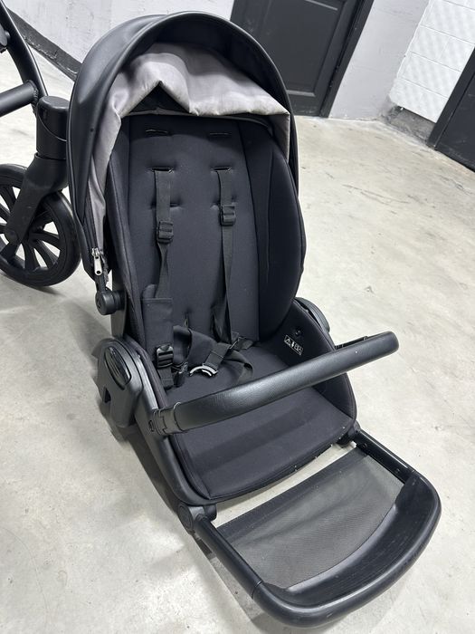 Продам коляску Anex e/type в цвете noir/черный.