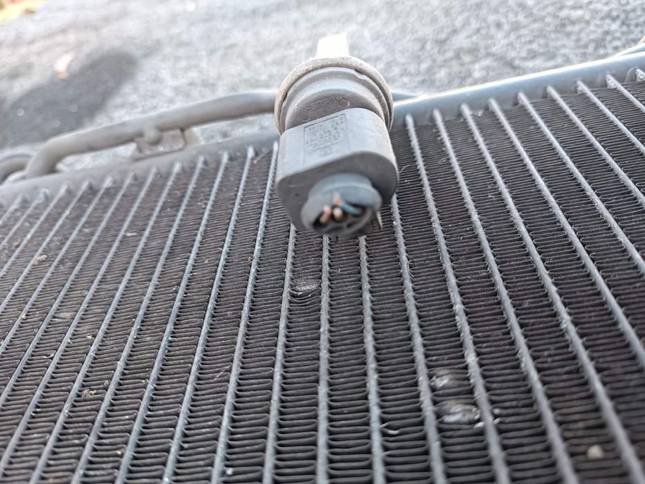 Ауди А8-оригинален радиатор климатик