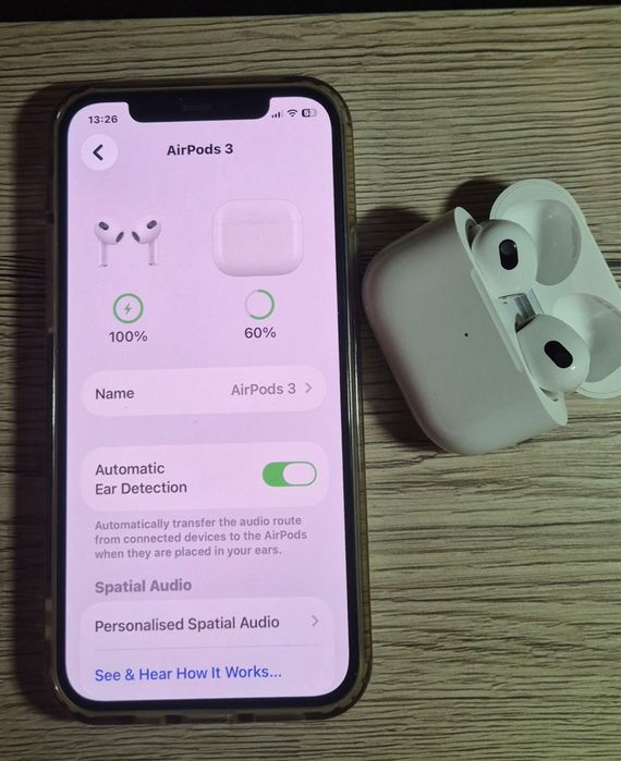 Casti Airpods 3 folosite