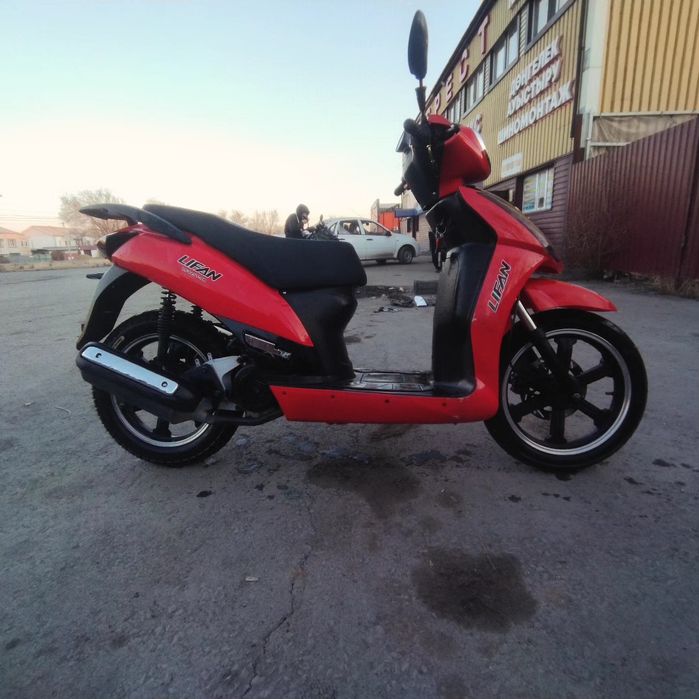 Скутер LIFAN LF125T-9R