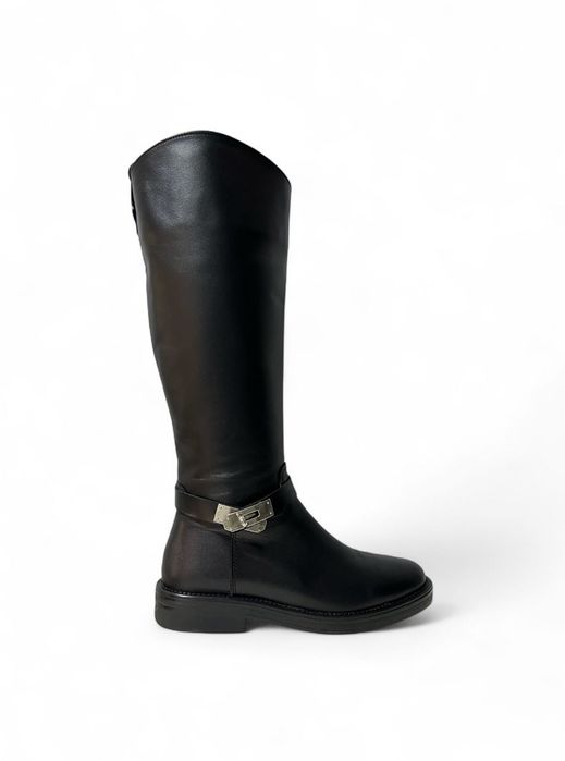 Дизайнерски дамски ботуши от естествена кожа.