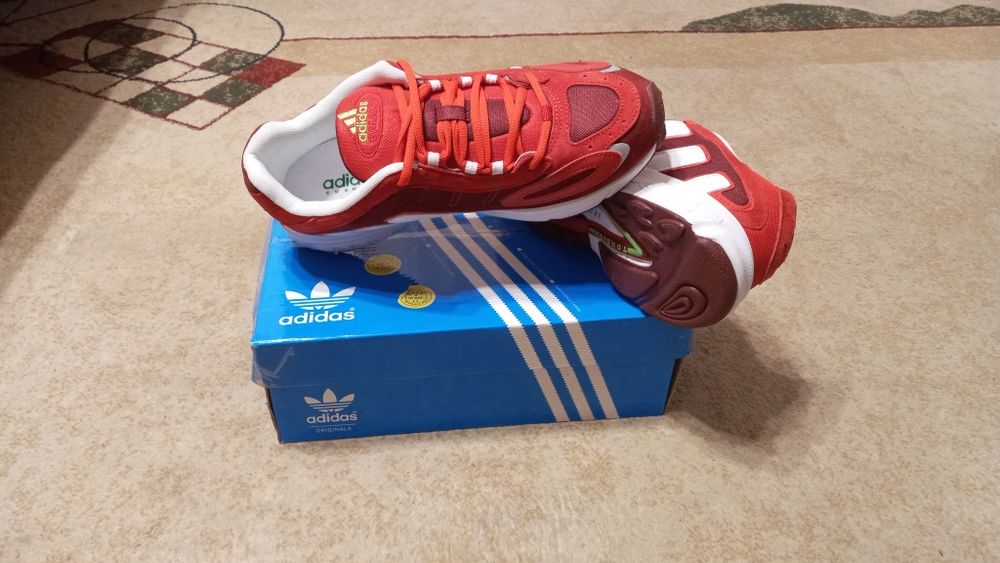 Новые Adidas Galaxy, 44 размер.