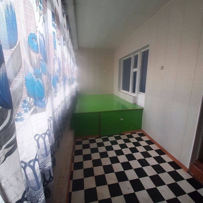 Uy sotiladi, Gres markazidan