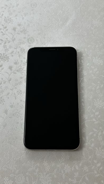 Продаётся iPhone X (white)