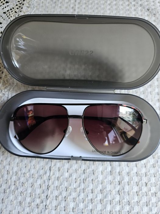 Слънчеви очила на Guess