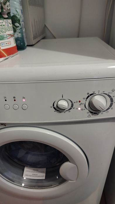 Пералня ZANUSSI  ZWF265W