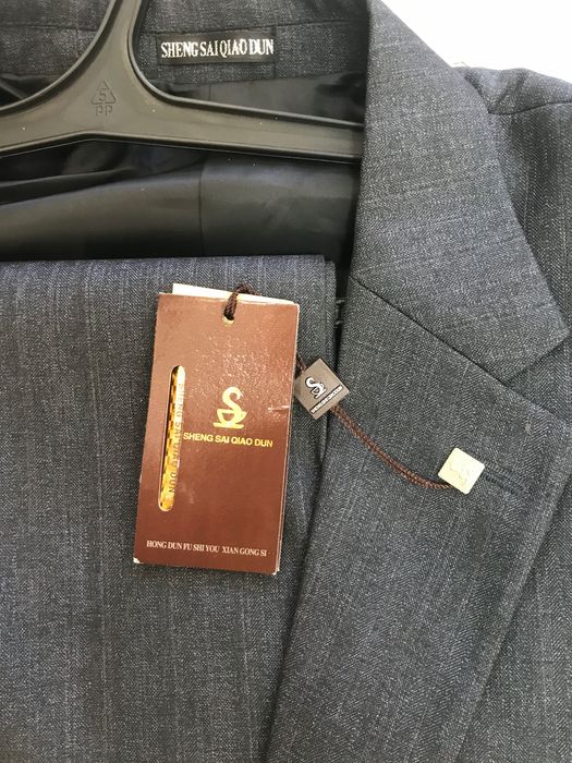 Продам костюм. Новый. Размер 52