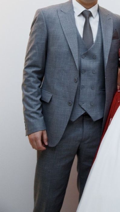 Продается костюм