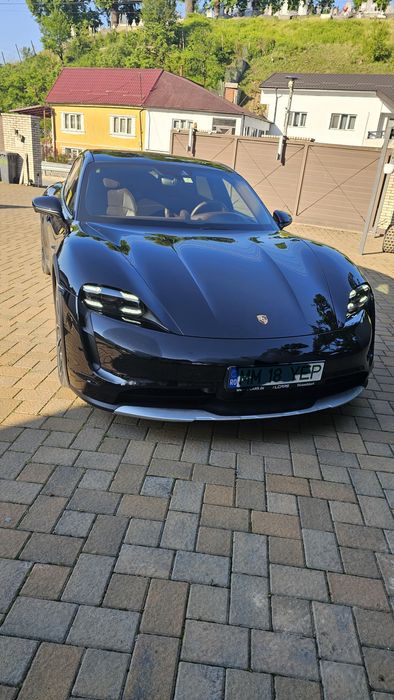 Porsche taycan cross Turismo 4S Performance Battery Plus56miieuro,