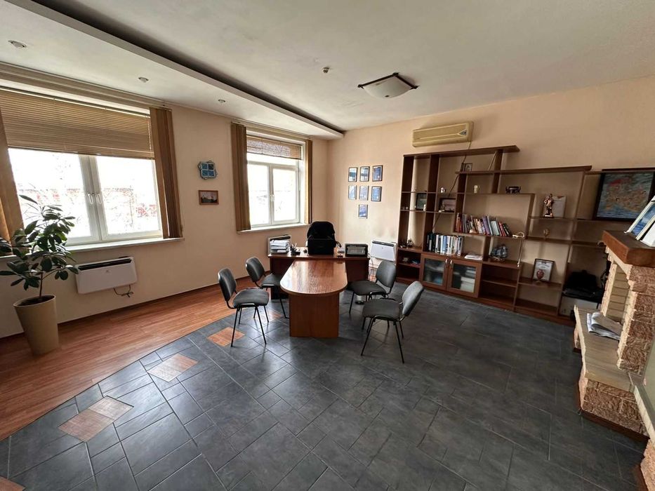 В продаже промбаза  Абая 203/1