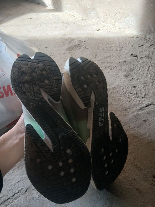 Кроссовки от fashion