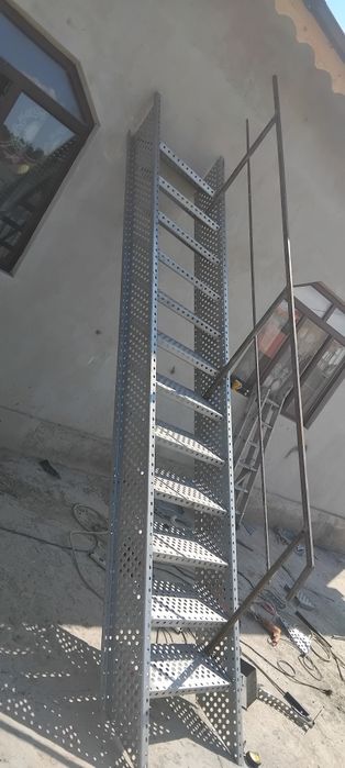 Scări zincate 85x27