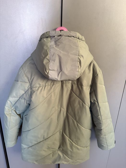 Продам куртку үа мальчика
