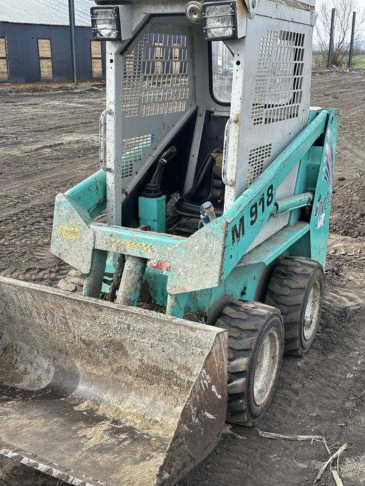 Inchiriere Bobcat (mini-încărcător) / inchiriez