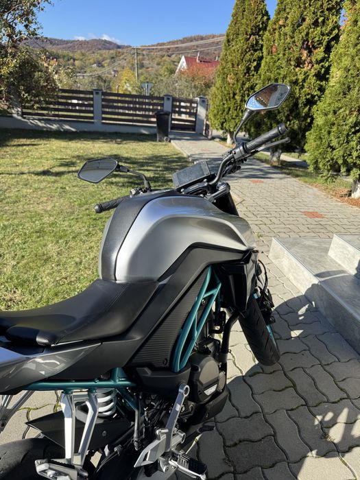 CF MOTO 300 NK.