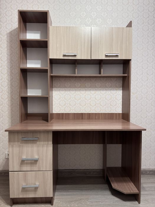 Продам школьный стол