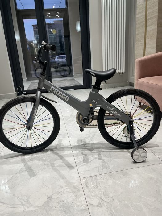 Серебристый детский велосипед Prego