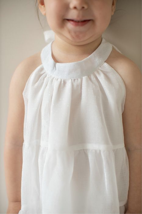 Нежное белое платье