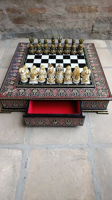 Шахматы Shaxmat 50×50 sm MDF doska toshlari epoksiddan