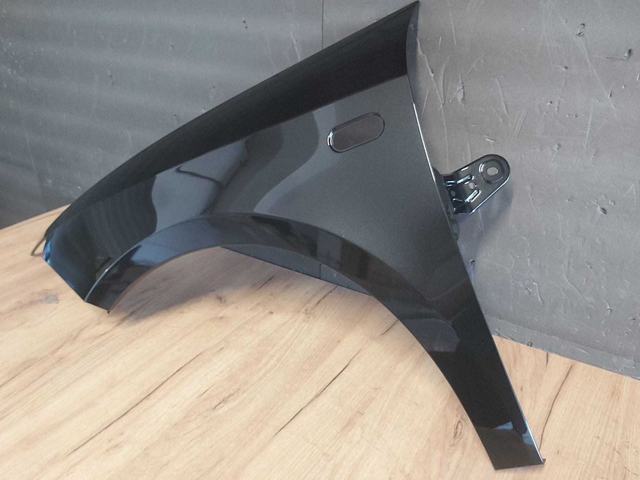 Aripa Fata Stanga Seat Ibiza An 2008-2012 (LC9Z (Negru))