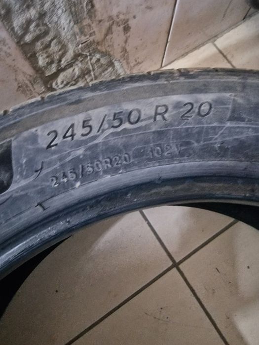 Продам резину 245/50/20