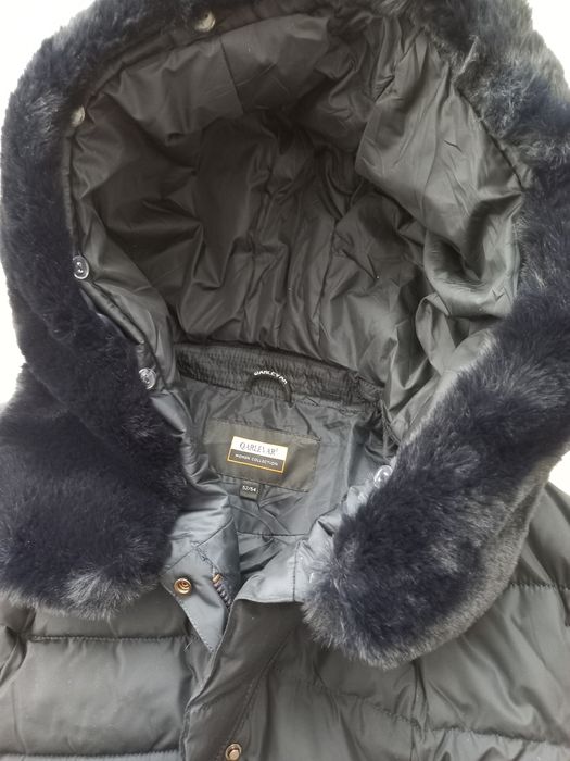 Зимний пуховик с капюшоном