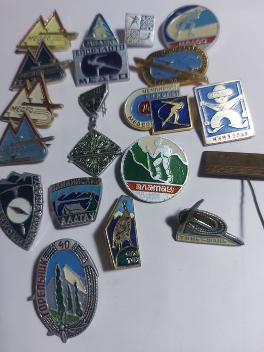 Советские значки.