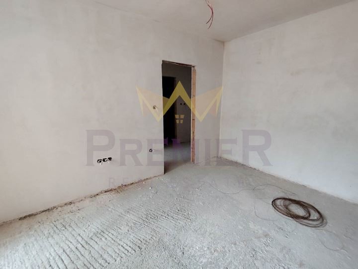 Продава се Двустаен апартамент в Бургас, Славейков - 62 кв.м за 1365 €/кв.м - Снимка #1