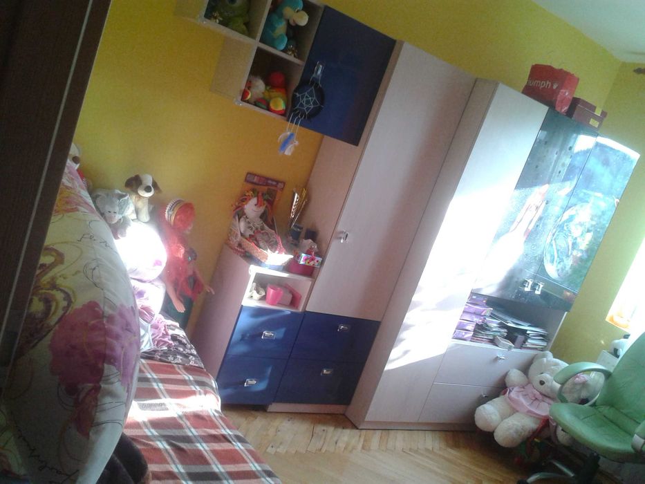 Mobilier camera tineret