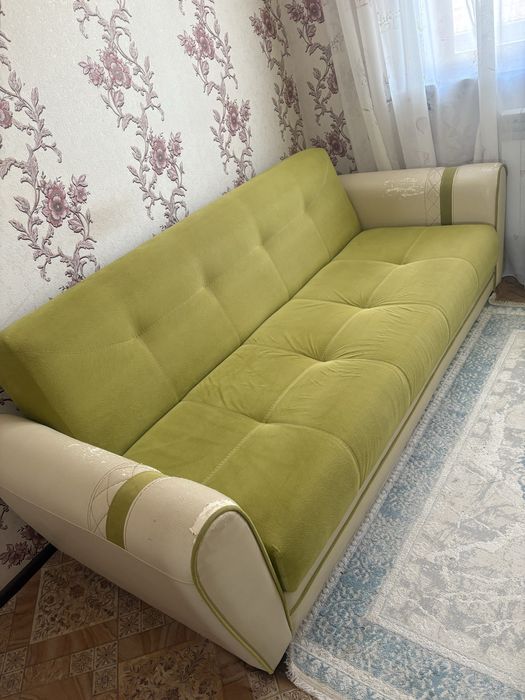 Продам диван б/у в хорошем состоянии.