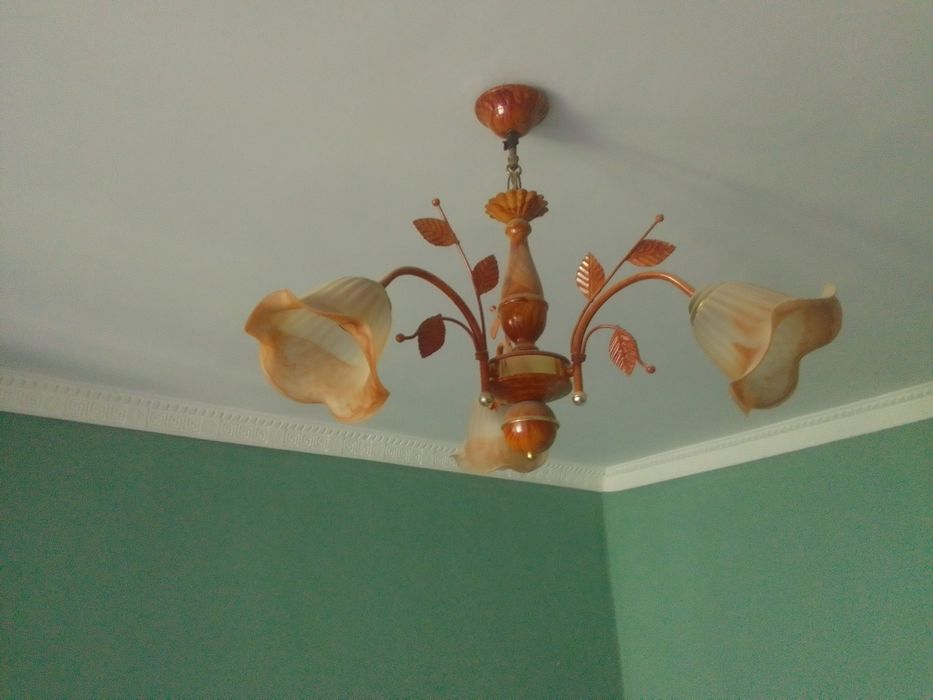 Продам люстру.не дорого