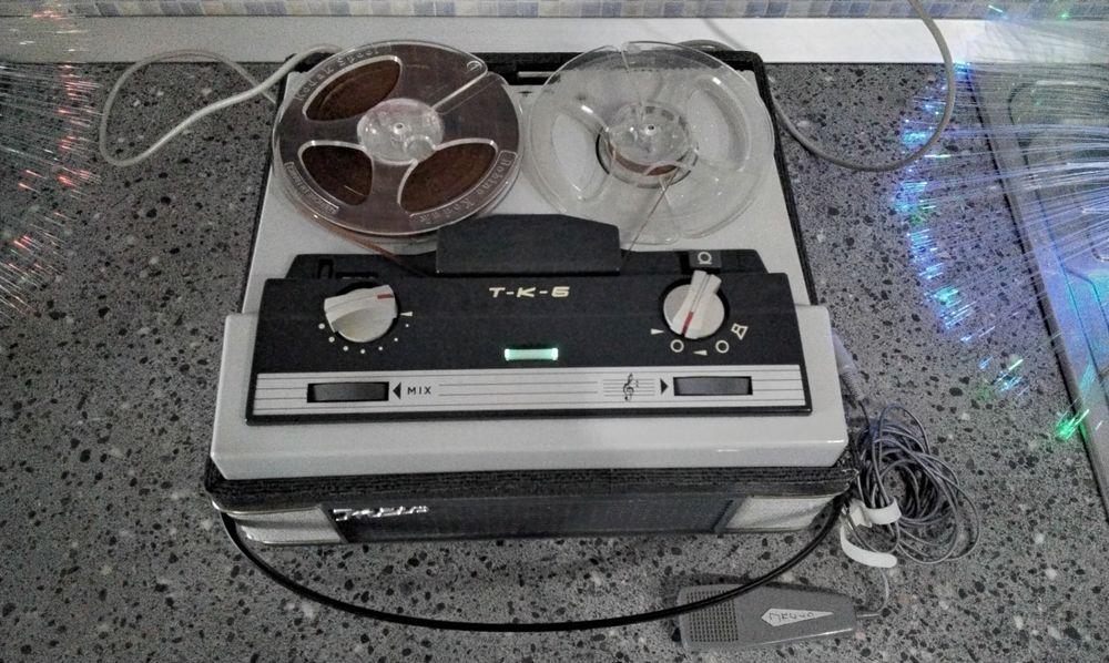 Magnetofon Akai x201 D