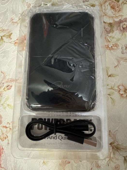 Baterie externă 10000 mAh cu 4 porturi