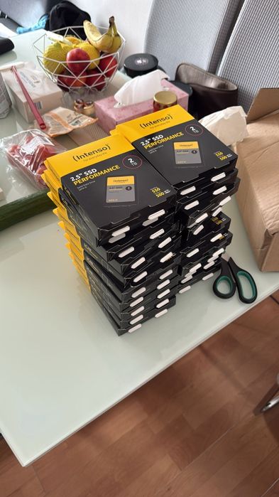 Vând ssd uri de 2tb