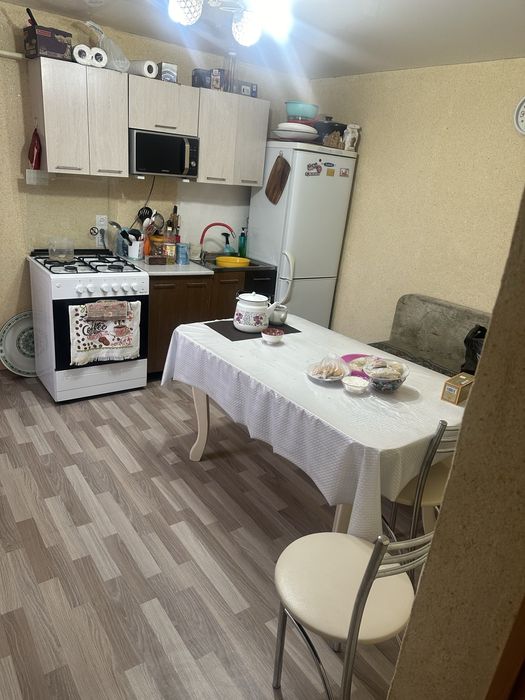 Курлыс ауылында  уй сатылады саудаласу бар