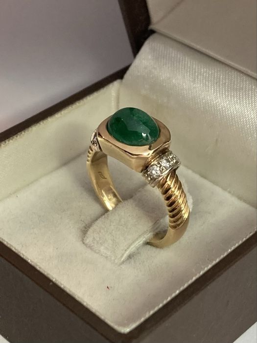 Inel aur galben 18kt.cu smarald si diamante