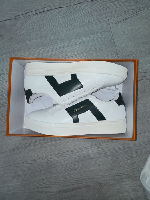 Обувки Santoni.