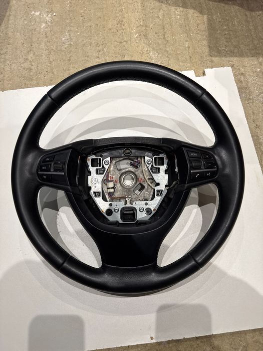 BMW F10 кожен волан БМВ Ф10