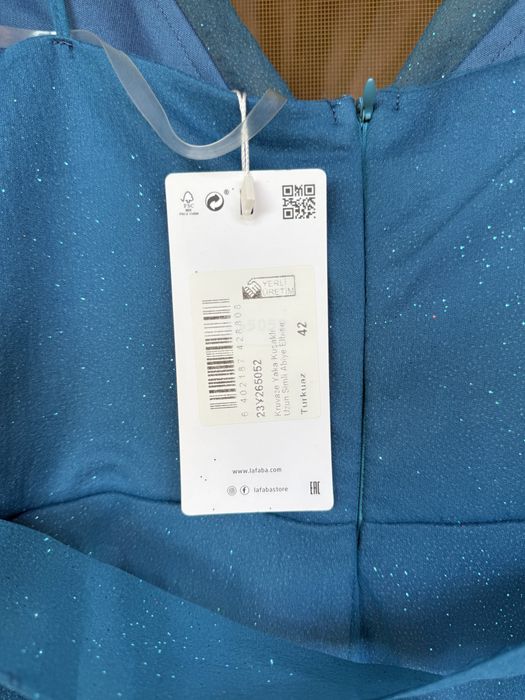 Rochie lunga albastra cu sclipici din tul