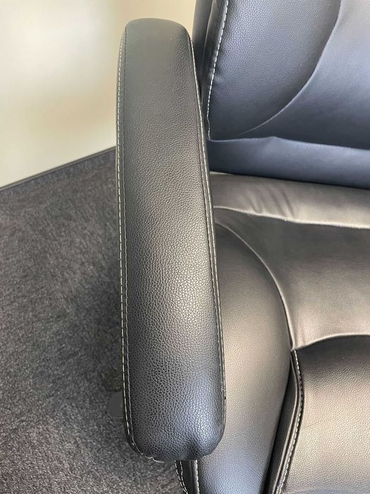 Ергономичен директорски стол