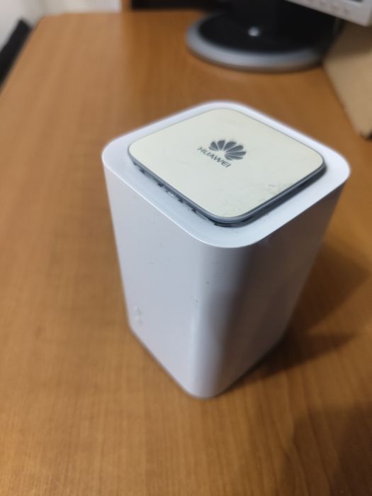Router wifi 4g cu SIM huawei