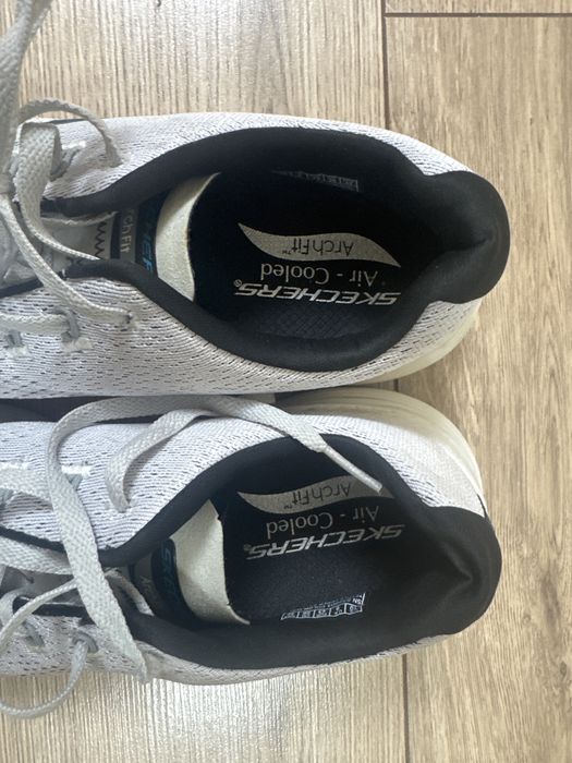 кроссовки skechers
