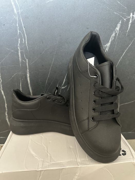 Adidași sport , noi