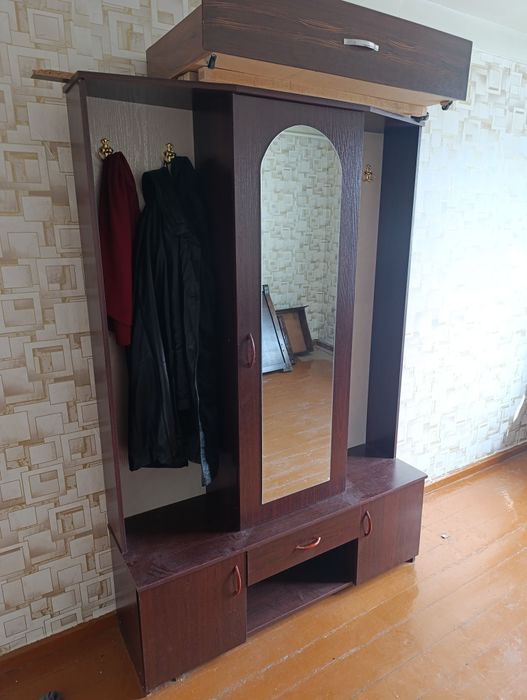 Прихошка для коридора