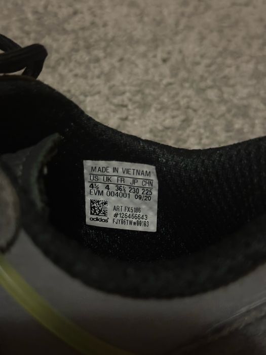 Обувки    Adidas