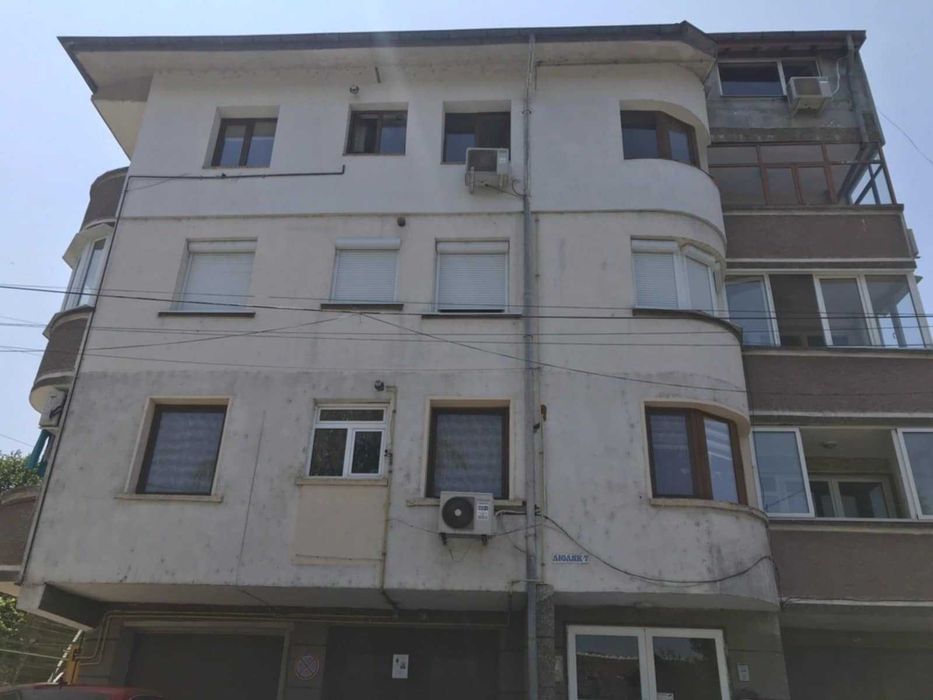 Дава се под наем Едностаен апартамент в Плевен, Сторгозия - 30 кв.м за 178.5 € - Снимка #1