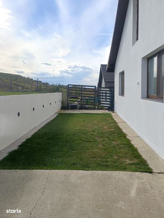 Casa individuala pe un nivel + garaj in Sannicoara