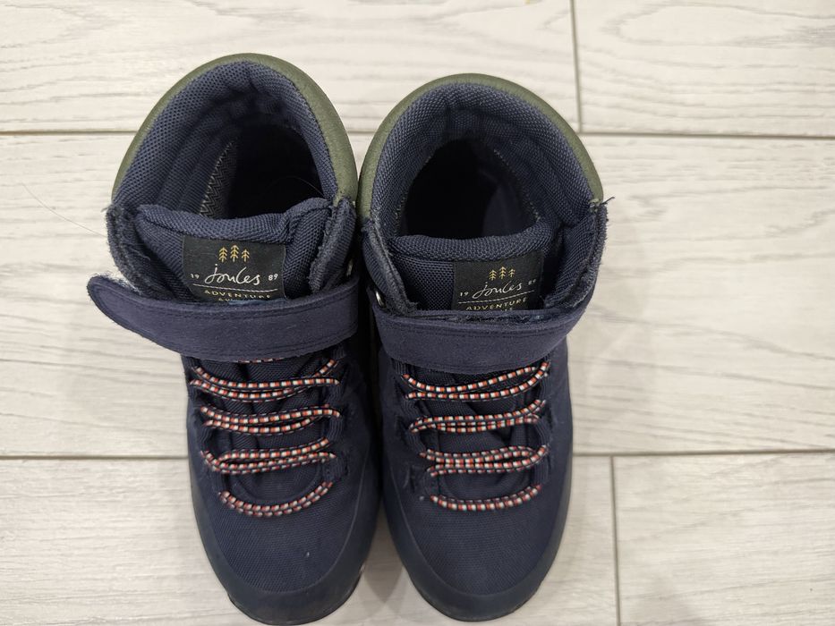 Продам осенние ботинки